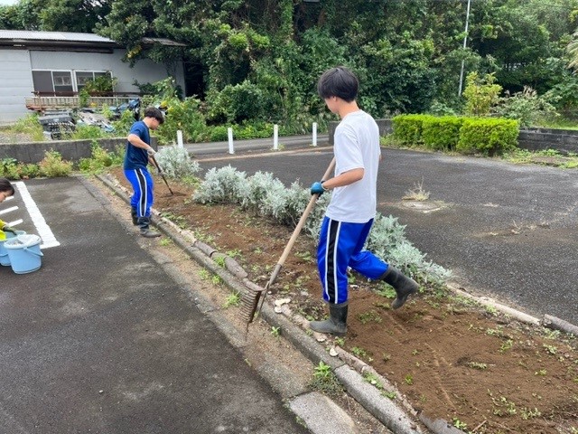 花壇耕うん (2)